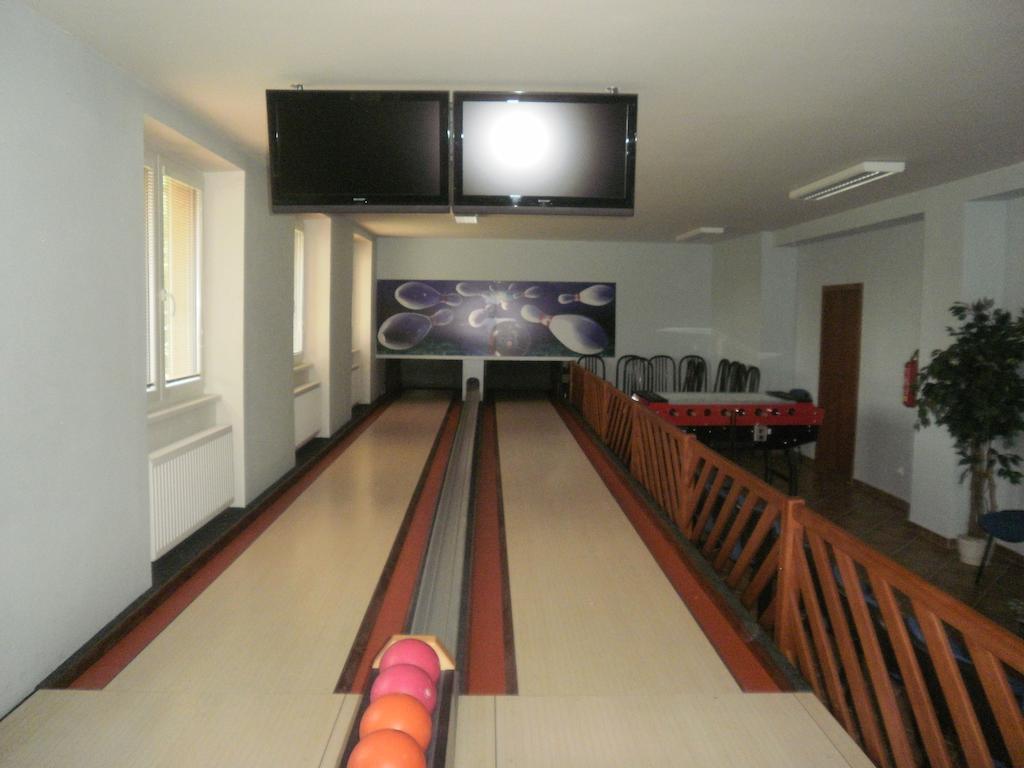 Penzion Zatisi Komorní Lhotka Exterior foto