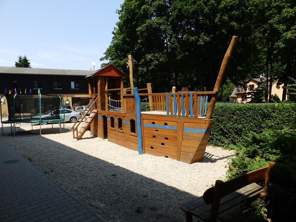 Penzion Zatisi Komorní Lhotka Exterior foto