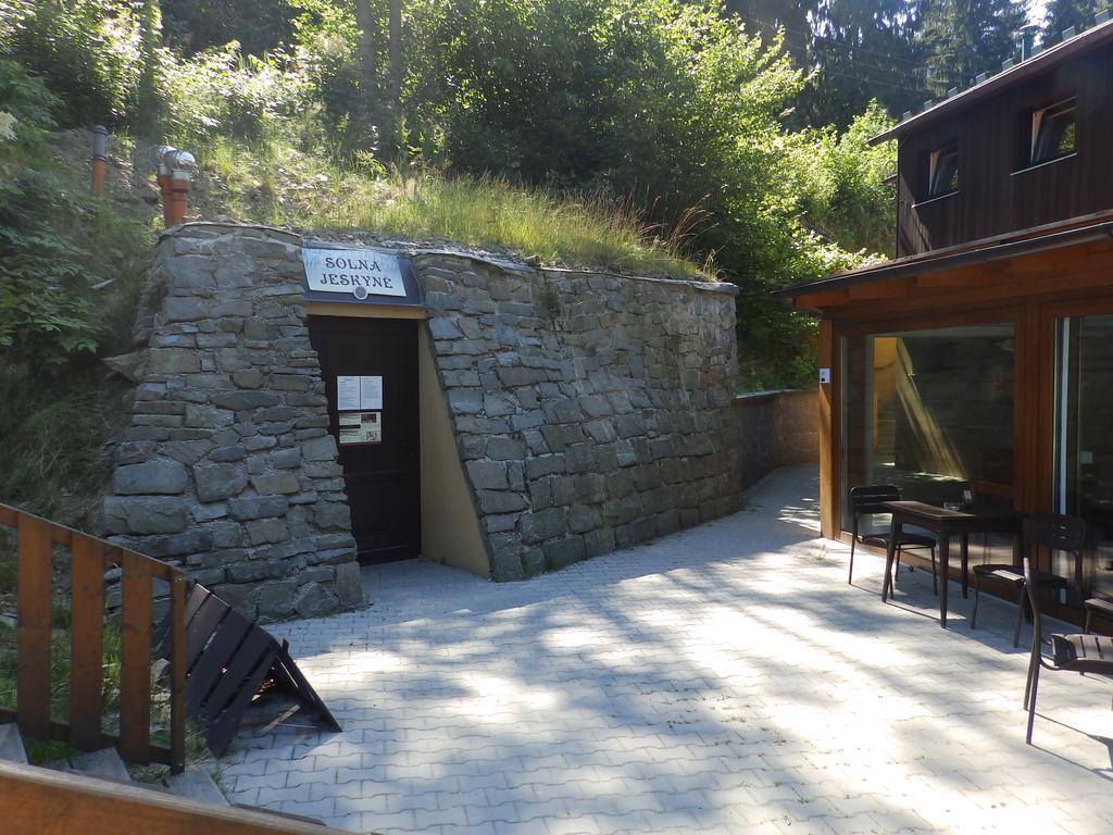 Penzion Zatisi Komorní Lhotka Exterior foto