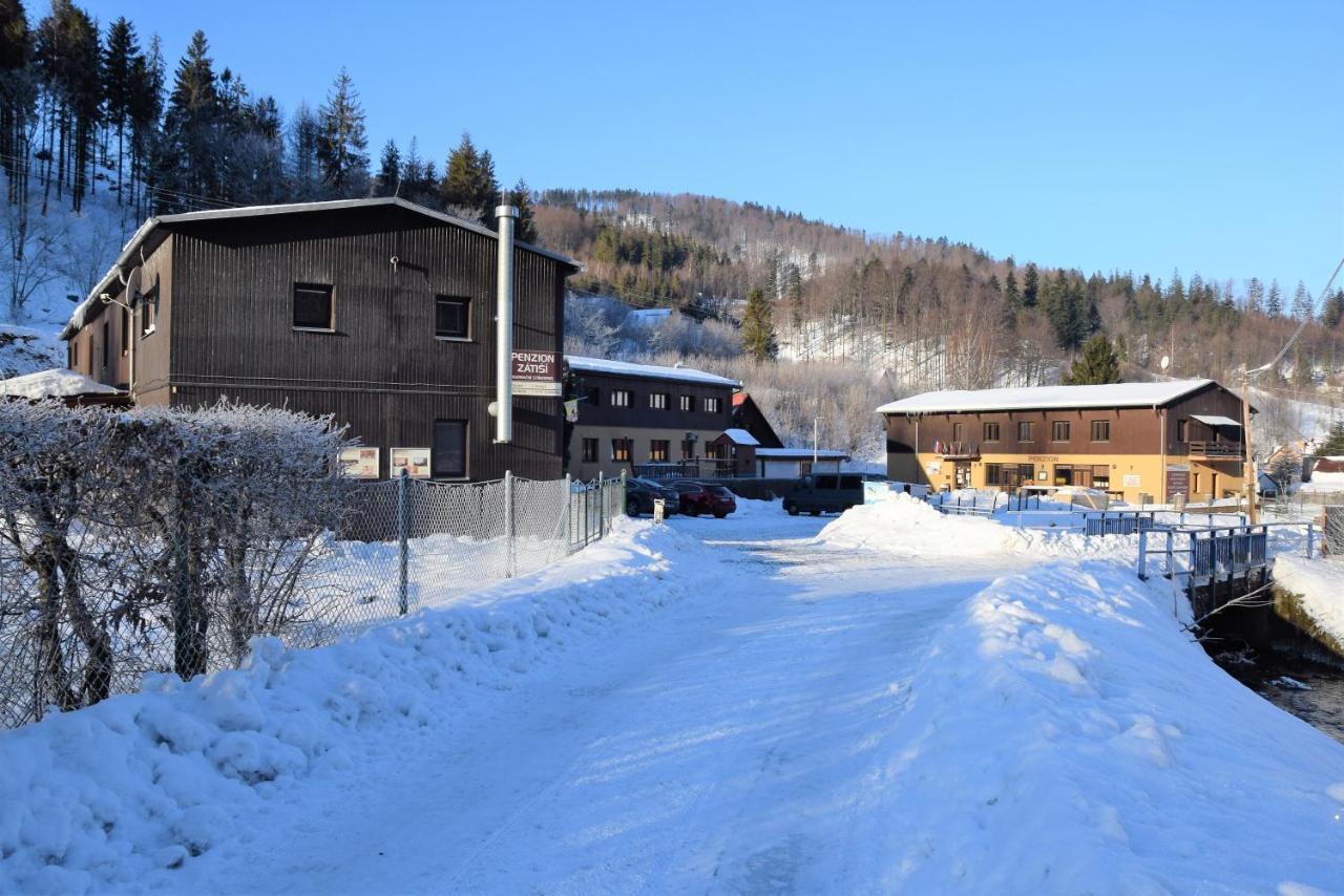 Penzion Zatisi Komorní Lhotka Exterior foto