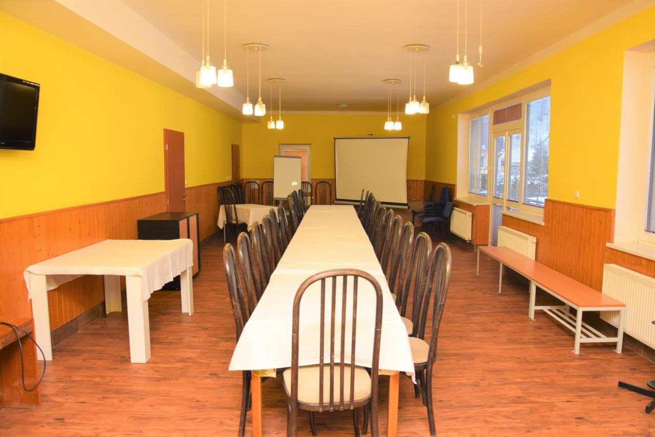 Penzion Zatisi Komorní Lhotka Exterior foto