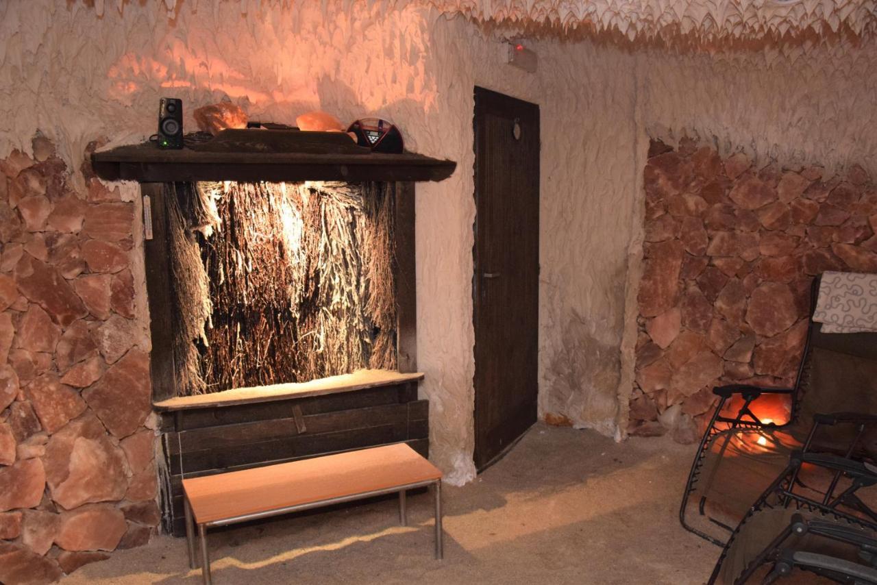 Penzion Zatisi Komorní Lhotka Exterior foto