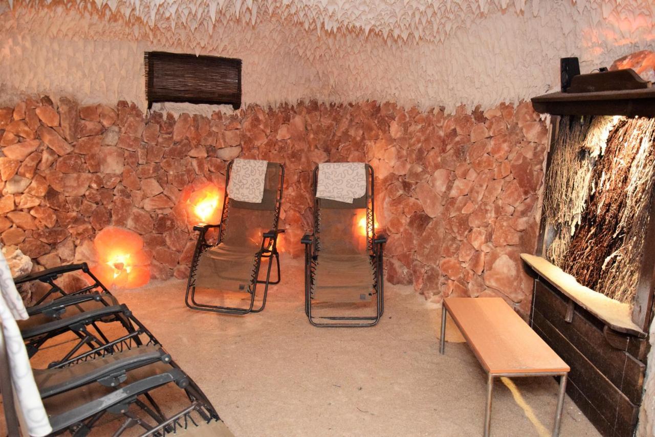 Penzion Zatisi Komorní Lhotka Exterior foto
